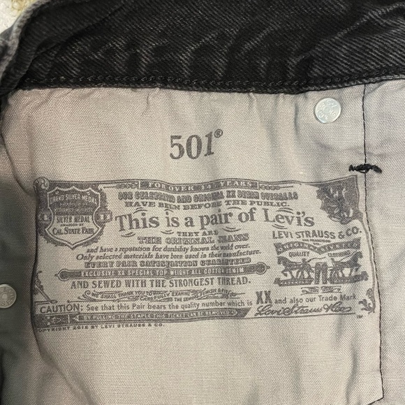 LEVI’S 501 Black Cutoff Shorts W26 - Picture 4 of 5